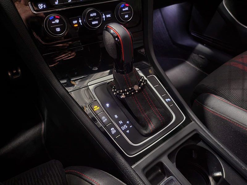 VOLKSWAGEN GOLF VII GTI TCR 2.0 TSI 290 CV REGULATEUR ADAPTATIF / TOIT NOIR / CARPLAY / CAMERA DE RE