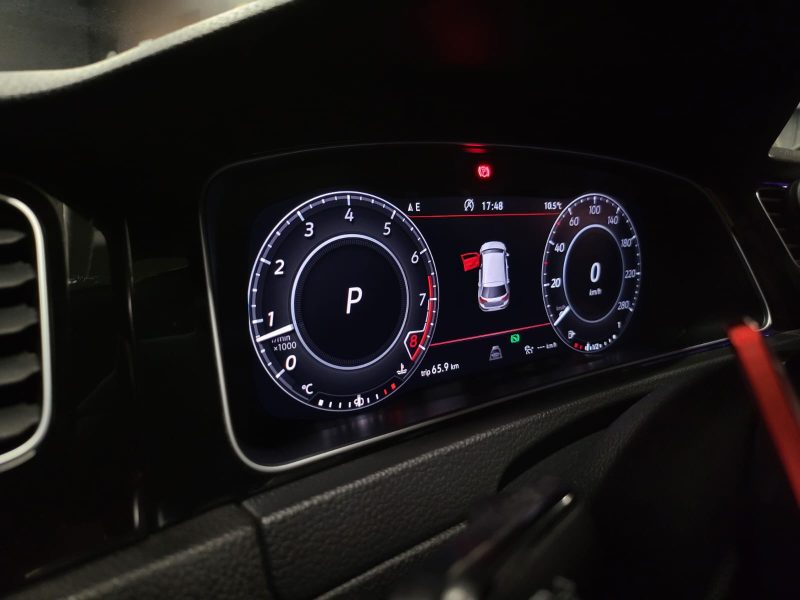 VOLKSWAGEN GOLF VII GTI TCR 2.0 TSI 290 CV REGULATEUR ADAPTATIF / TOIT NOIR / CARPLAY / CAMERA DE RE