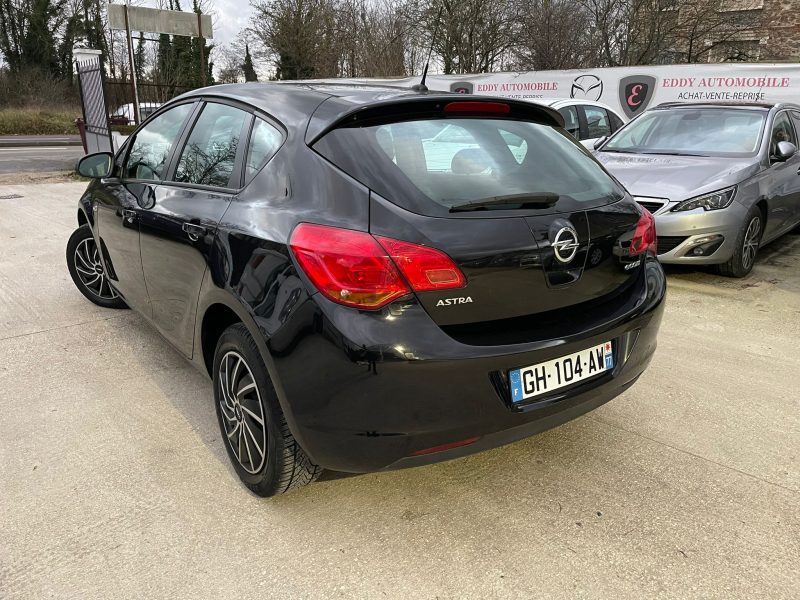 OPEL ASTRA J 2010