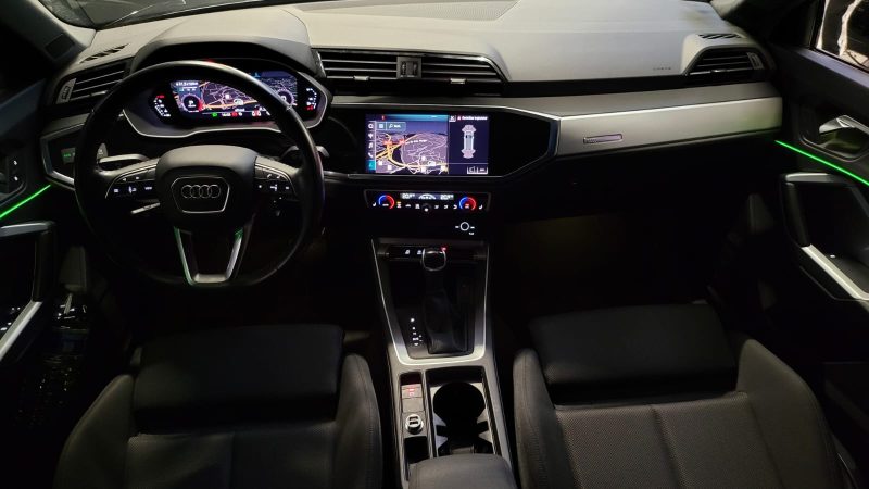 AUDI Q3 35 TFSI Mild Hybrid DSG7 150cv S-LINE / CARPLAY / PACK LUMIERES D\'AMBIANCE