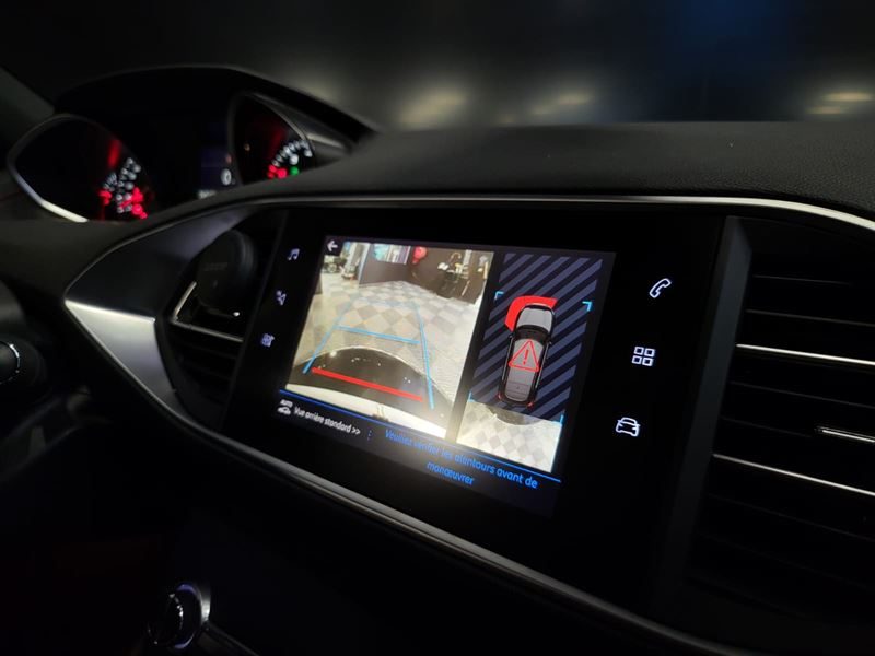 PEUGEOT 308 GT LINE 130cv S&S EAT8 / SUIVI PEUGEOT / TOIT PANORAMIQUE / CARPLAY / KEYLESS
