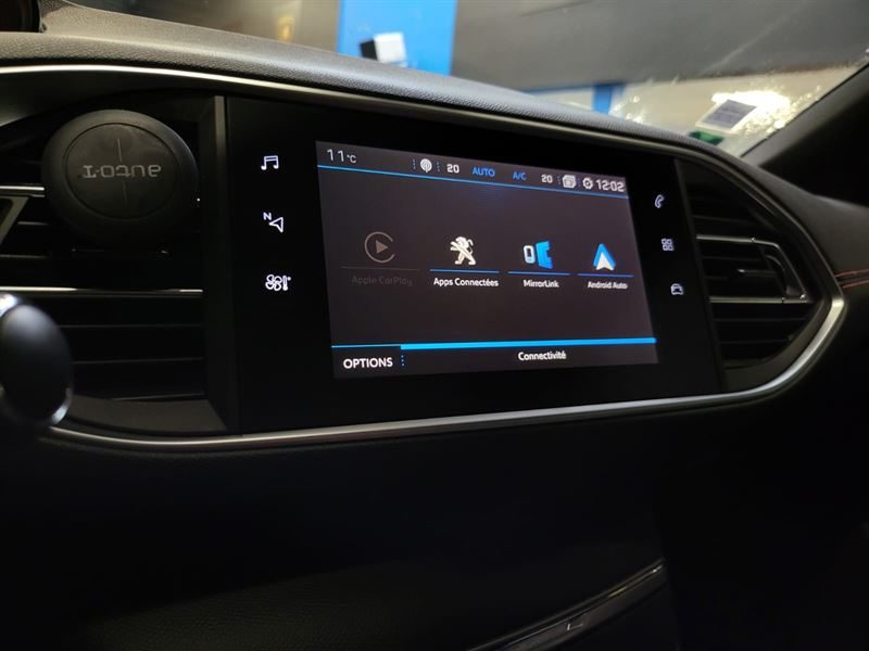 PEUGEOT 308 GT LINE 130cv S&S EAT8 / SUIVI PEUGEOT / TOIT PANORAMIQUE / CARPLAY / KEYLESS