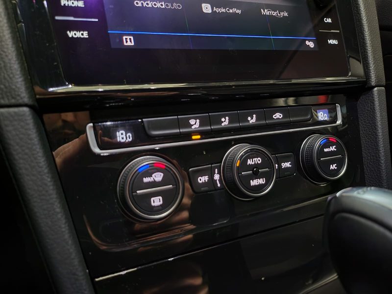 VOLKSWAGEN GOLF VII CARAT 1.4 TSI 125cv PACK R-line EXTERIEUR / ENTRETIEN A JOUR / CARPLAY