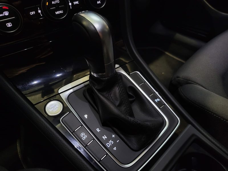 VOLKSWAGEN GOLF VII CARAT 1.4 TSI 125cv PACK R-line EXTERIEUR / ENTRETIEN A JOUR / CARPLAY