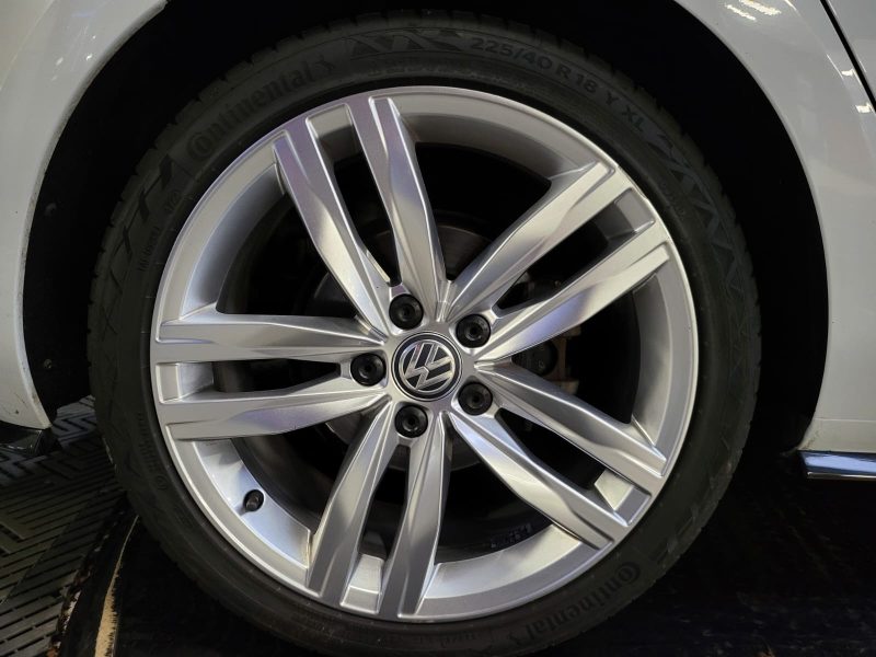 VOLKSWAGEN GOLF VII CARAT 1.4 TSI 125cv PACK R-line EXTERIEUR / ENTRETIEN A JOUR / CARPLAY