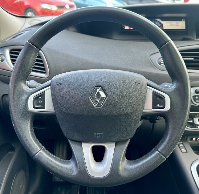 RENAULT SCÉNIC III 2012