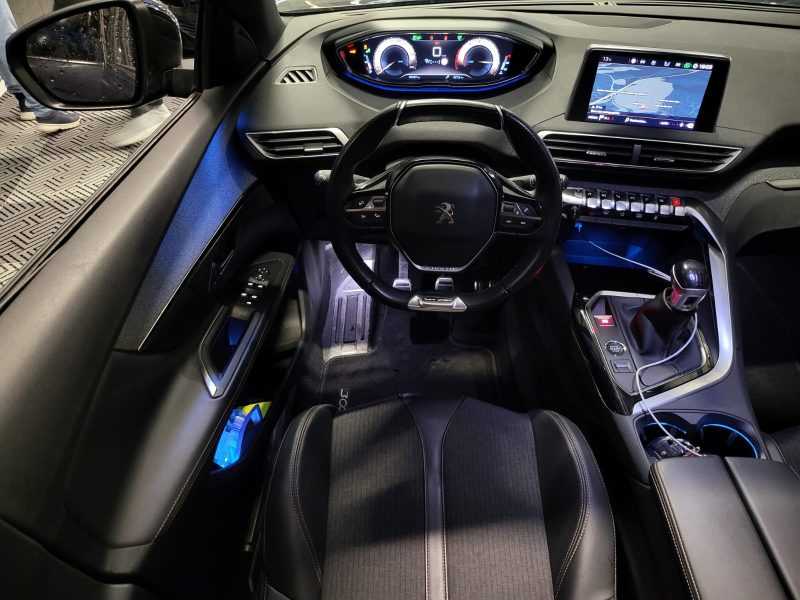 PEUGEOT 3008 1.2 THP 130cv GT LINE /TOIT OUVRANT+CAMERA+CAR PLAY/