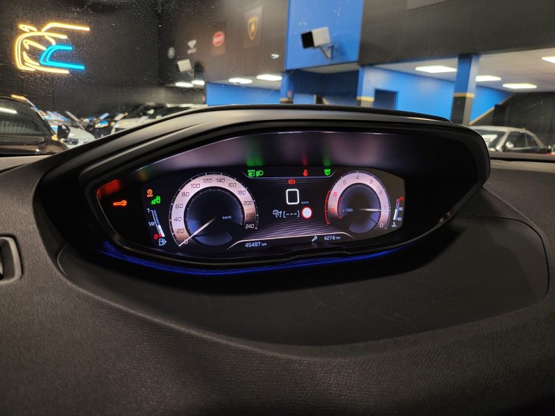 PEUGEOT 3008 1.2 THP 130cv GT LINE /TOIT OUVRANT+CAMERA+CAR PLAY/