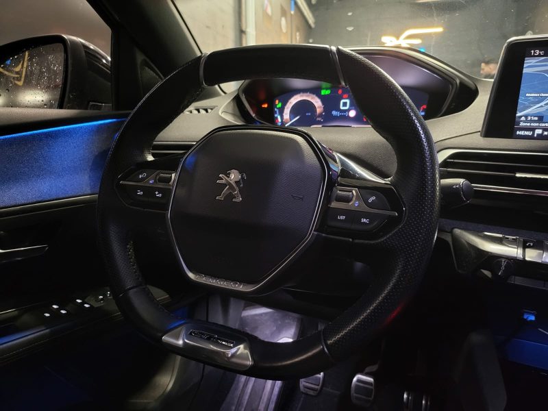 PEUGEOT 3008 1.2 THP 130cv GT LINE /TOIT OUVRANT+CAMERA+CAR PLAY/