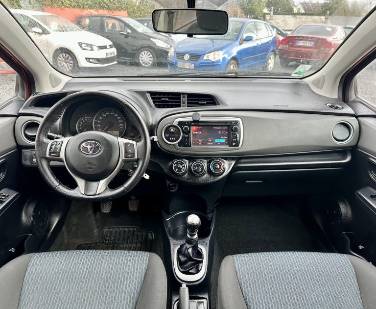 TOYOTA YARIS 2012
