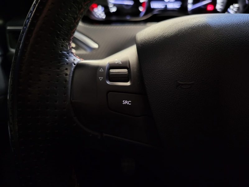 PEUGEOT 208 1.2 THP 110cv GT LINE /CAMERA + REGULATEUR + BLUETOOTH /