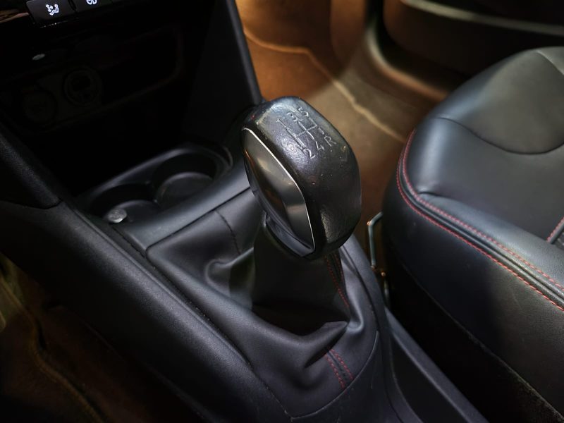 PEUGEOT 208 1.2 THP 110cv GT LINE /CAMERA + REGULATEUR + BLUETOOTH /