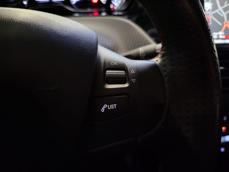 PEUGEOT 208 1.2 THP 110cv GT LINE /CAMERA + REGULATEUR + BLUETOOTH /