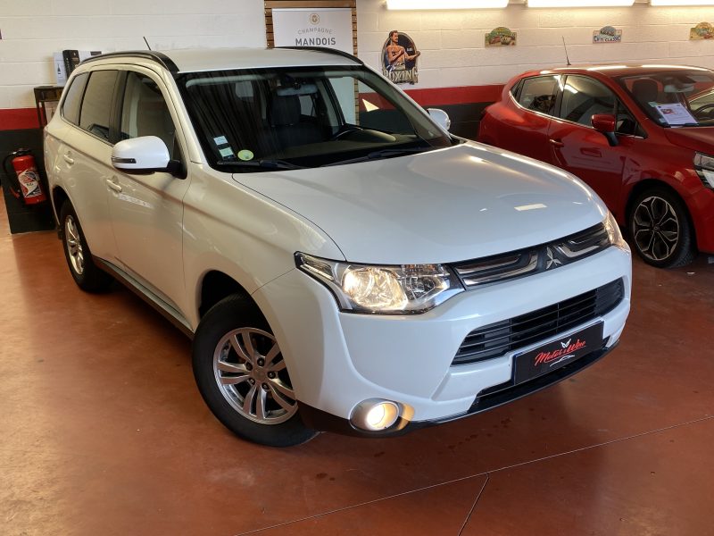 MITSUBISHI OUTLANDER III 2013