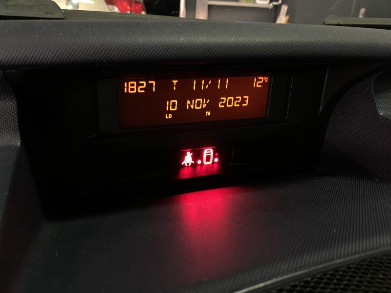 PEUGEOT 1007 1.4 75 Ch