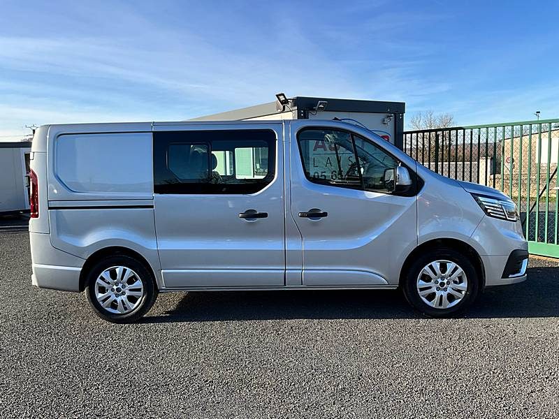 RENAULT TRAFIC 2024
