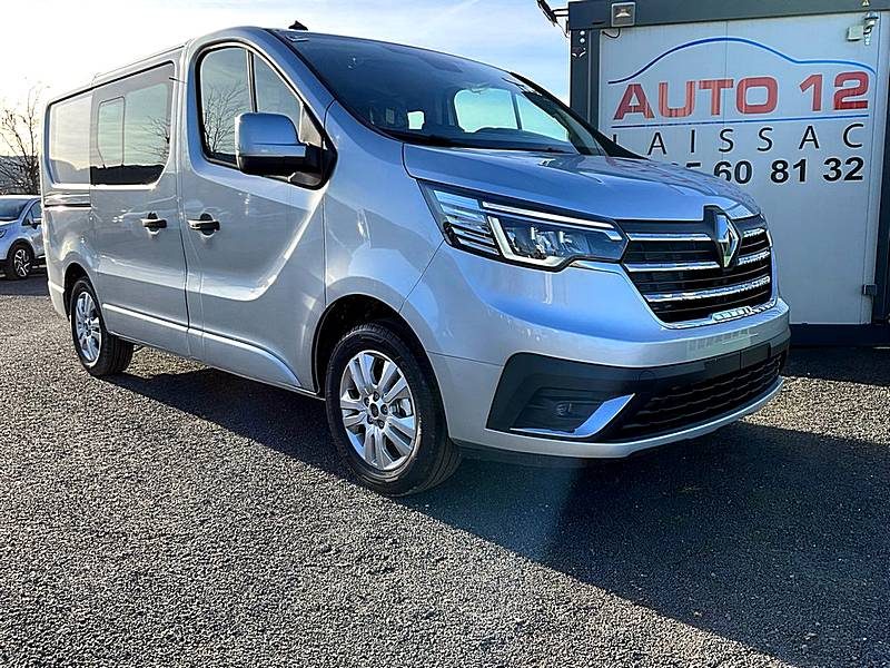 RENAULT TRAFIC 2024