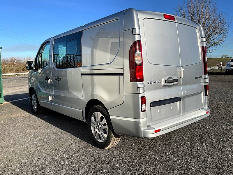 RENAULT TRAFIC 2024