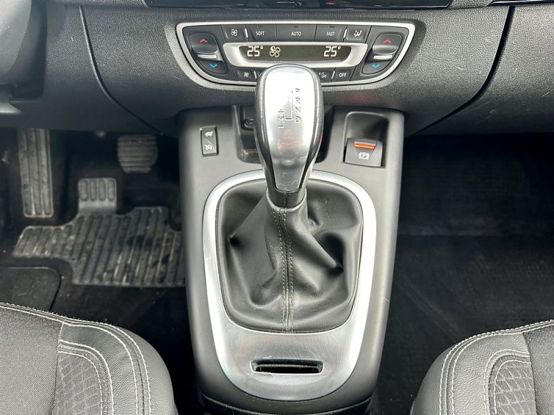 RENAULT SCÉNIC III 2016