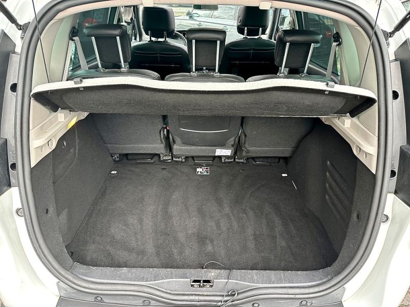 RENAULT SCÉNIC III 2016