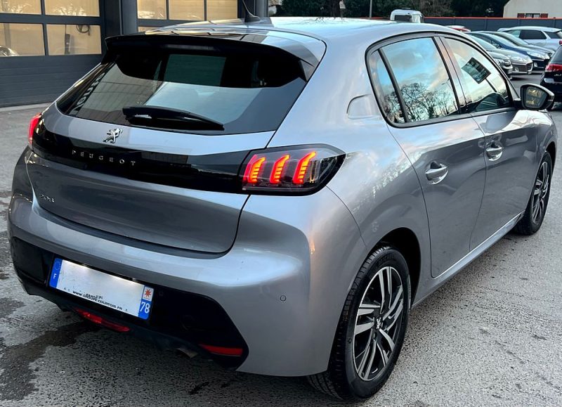 PEUGEOT 208 II ALLURE 1.2 100 Cv COMPTEUR 3D GPS APPLE & ANDROID CLE MAIN LIBRE BVM6 - GARANTIE 1 AN