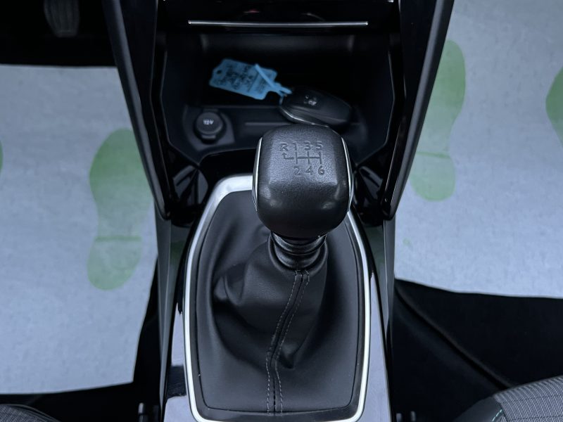 PEUGEOT 208 II ALLURE 1.2 100 Cv COMPTEUR 3D GPS APPLE & ANDROID CLE MAIN LIBRE BVM6 - GARANTIE 1 AN