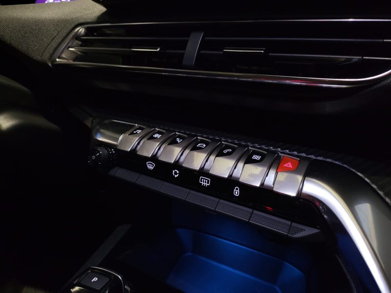 PEUGEOT 5008 1.2 PURETECH 130 cv ACTIVE PACK /7 PLACES / EAT8 / BLANC NACRE / VEHICULE NEUF