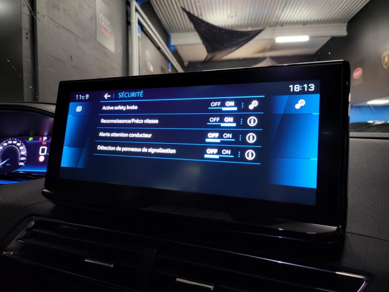 PEUGEOT 5008 1.2 PURETECH 130 cv ACTIVE PACK /7 PLACES / EAT8 / BLANC NACRE / VEHICULE NEUF