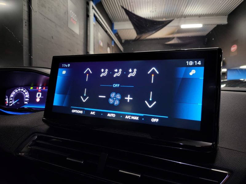 PEUGEOT 5008 1.2 PURETECH 130 cv ACTIVE PACK /7 PLACES / EAT8 / BLANC NACRE / VEHICULE NEUF