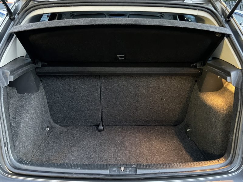 VOLKSWAGEN GOLF V 5 1.4 80 Cv ECRAN TACTILE BLUETOOTH REGULATEUR 5 PORTES - GARANTIE 1 AN