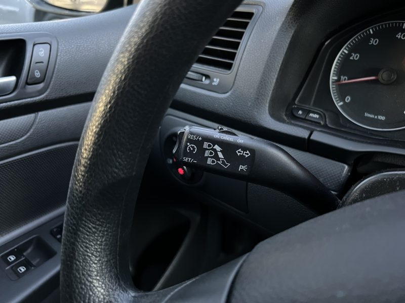 VOLKSWAGEN GOLF V 5 1.4 80 Cv ECRAN TACTILE BLUETOOTH REGULATEUR 5 PORTES - GARANTIE 1 AN