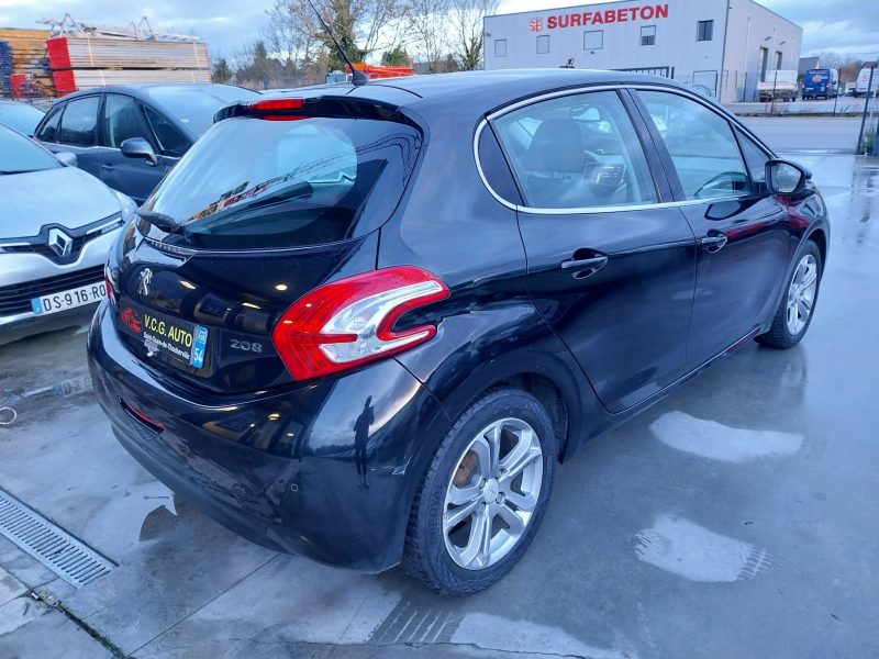 PEUGEOT 208 1.2 VTI 82 Allure