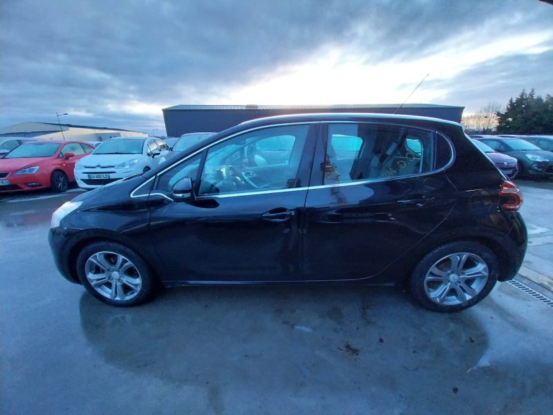 PEUGEOT 208 1.2 VTI 82 Allure