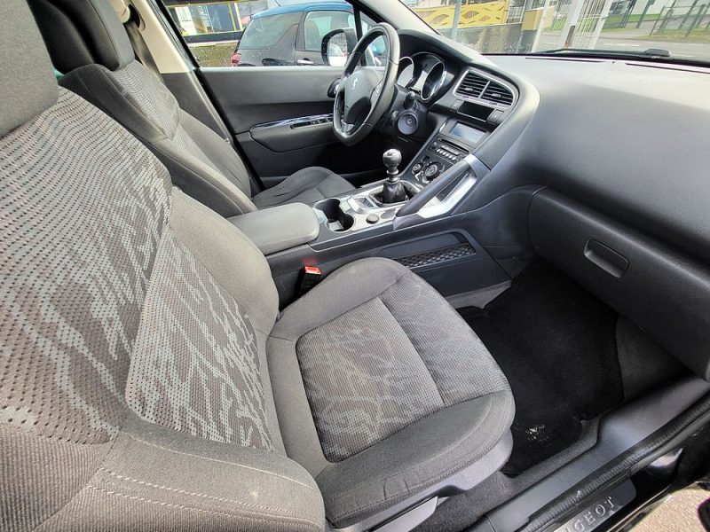 PEUGEOT 3008 1.6 HDI 112 CV ALLURE