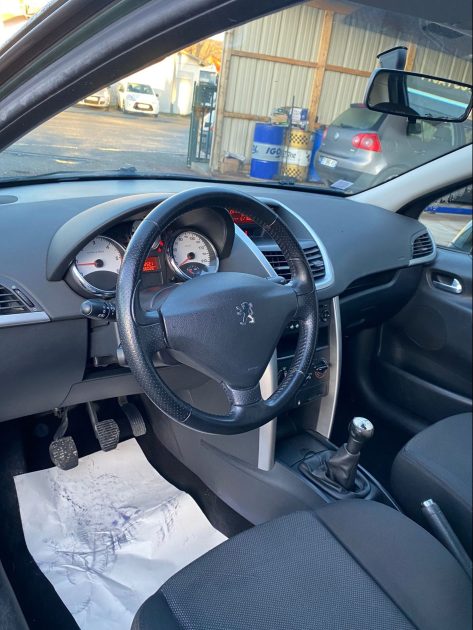 PEUGEOT 207 2009