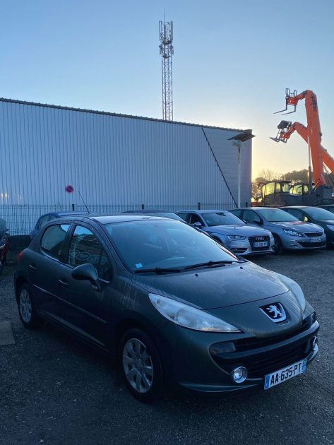 PEUGEOT 207 2009