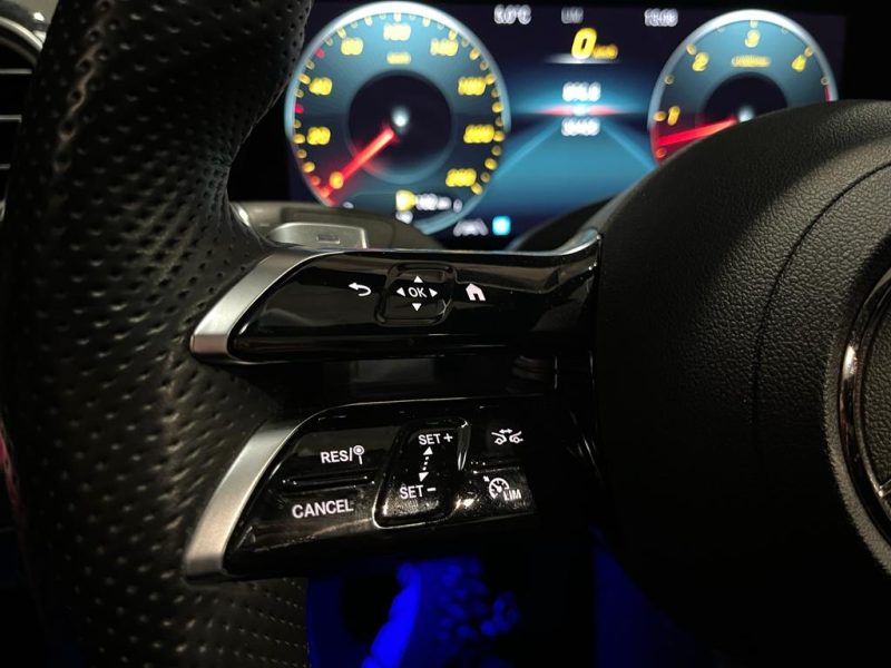 MERCEDES CLASSE E 220 D AMG LINE TOIT OUVRANT / TETE HAUTE / BURMEISTER 