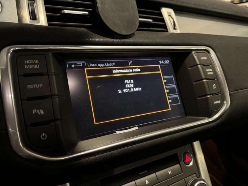 LAND ROVER RANGE ROVER EVOQUE 2.2 D 4x4 150 cv TD4 DYNAMIC / TOIT PANO / SIEGES ELECTRIQUE