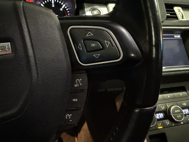 LAND ROVER RANGE ROVER EVOQUE 2.2 D 4x4 150 cv TD4 DYNAMIC / TOIT PANO / SIEGES ELECTRIQUE