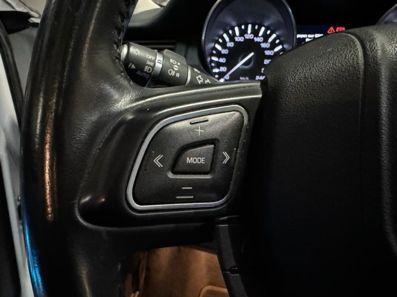 LAND ROVER RANGE ROVER EVOQUE 2.2 D 4x4 150 cv TD4 DYNAMIC / TOIT PANO / SIEGES ELECTRIQUE