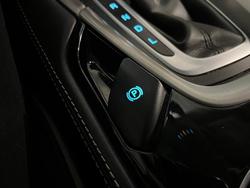 2.0 Hybrid 190 cv VIGNALE / CAMERA AR / CARPLAY / SIEGES ELECTRIQUE