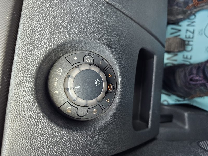 OPEL CORSA D  1.2. 80 CH CLIM 5 PORTES 