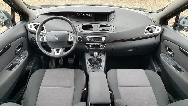 RENAULT SCENIC 1.5 dCi 110 ch EXPRESSION