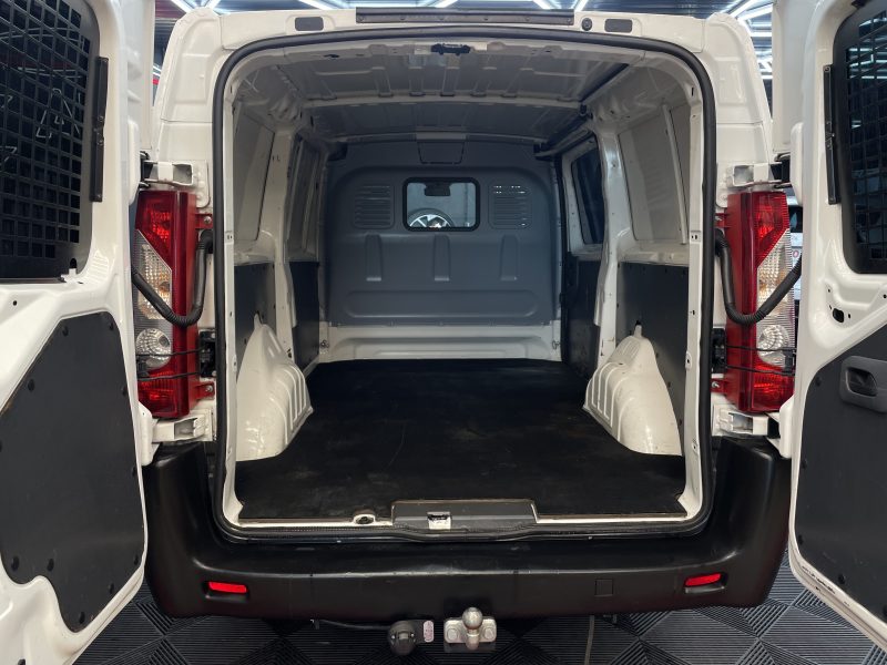 PEUGEOT EXPERT Camionnette 2012