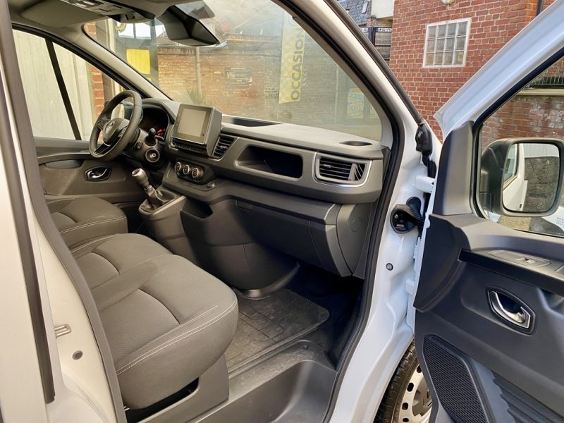 RENAULT TRAFIC III Camionnette 2023