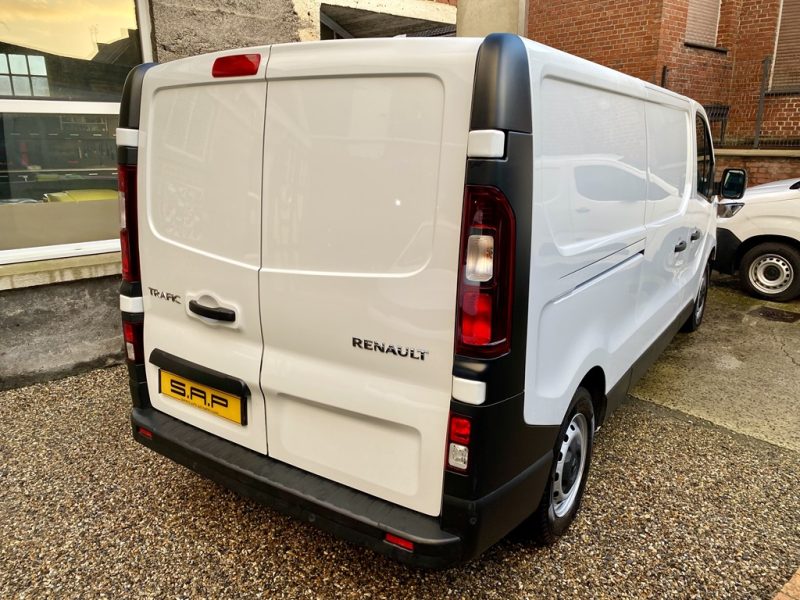 RENAULT TRAFIC III Camionnette 2023