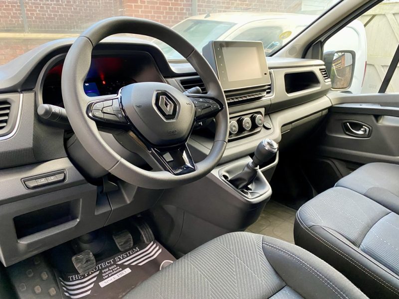 RENAULT TRAFIC III Camionnette 2023