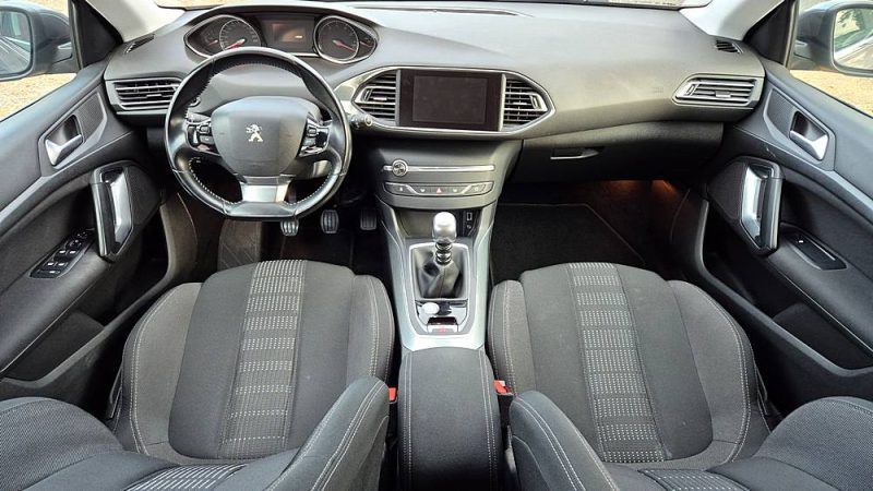 PEUGEOT 308 SW 1.2 THP 131 ch ALLURE PACK