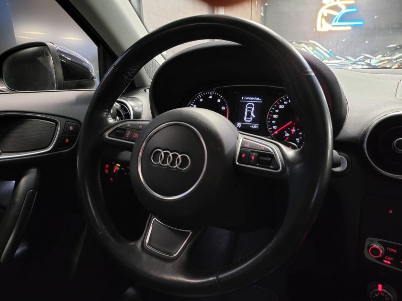 AUDI A1 Sportback 1.4 TFSI 125cv AMBITION LUXE 2ème MAIN TOIT OUVRANT / INTERIEUR CUIR