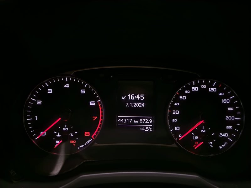 AUDI A1 Sportback 1.4 TFSI 125cv AMBITION LUXE 2ème MAIN TOIT OUVRANT / INTERIEUR CUIR